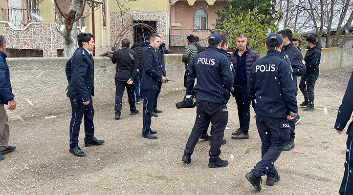Polisten kaçmak istedi, balkondan atlayıp yaralandı