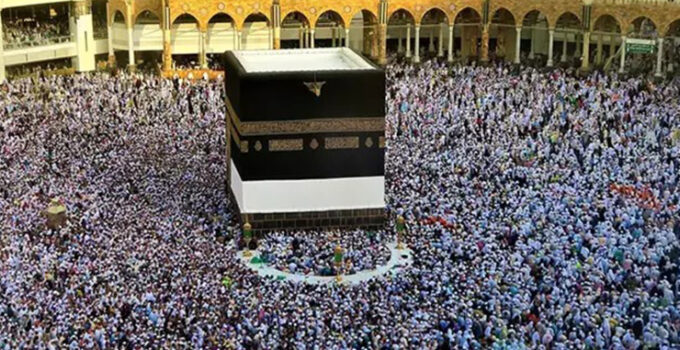 Suudi Arabistan’dan Mekke’ye girişlerde yeni kısıtlama