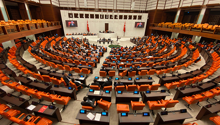TBMM Genel Kurulu, Sırrı Süreyya Önder’in sağlık durumu nedeniyle çalışmalarına 2 gün ara verdi
