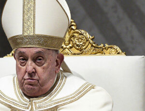 Vatikan duyurdu: Papa Francis hayatını kaybetti