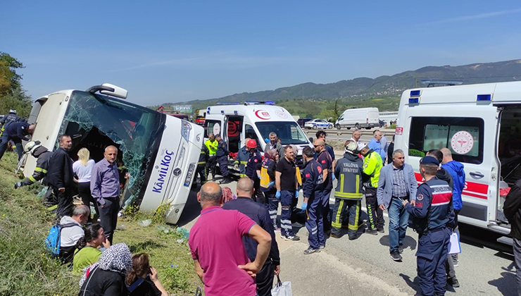 Yalova’da yolcu otobüsü devrildi; 1 ölü, 2 yaralı