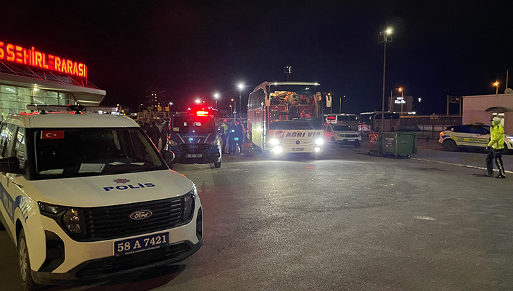 Yayanın üzerinden geçen otobüs şoförü, otogara giderken kendini ihbar etti