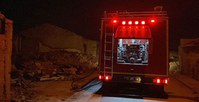 13 katlı binada yangın ihbarına giden itfaiye müstakil metruk evle karşılaştı