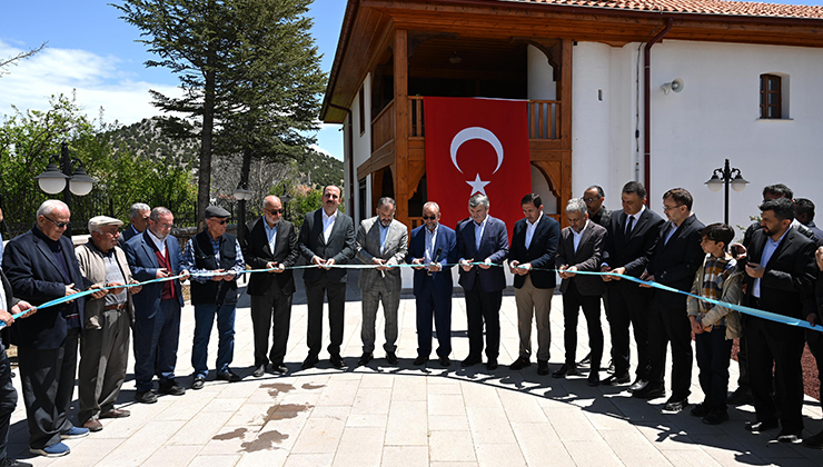 1914 yılında inşa edilen Ecevitzade Kadı Mehmed Efendi Camii yeniden ibadete açıldı