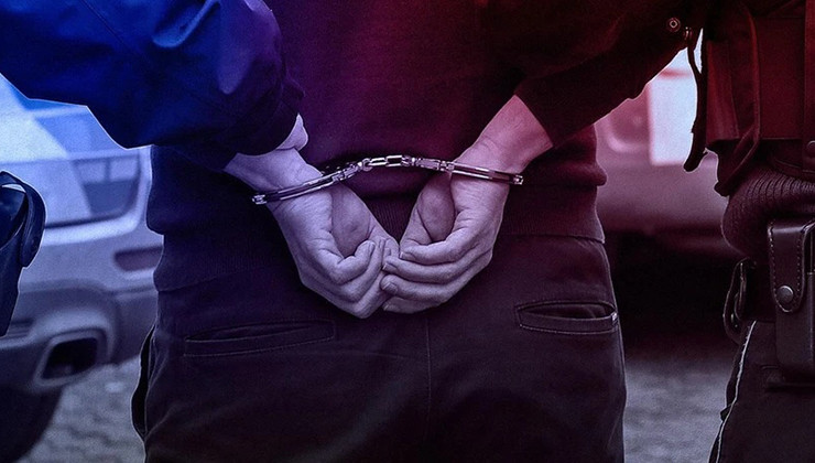 Akşehir’de aracında kaçak silahlarla yakalanan şüpheli tutuklandı