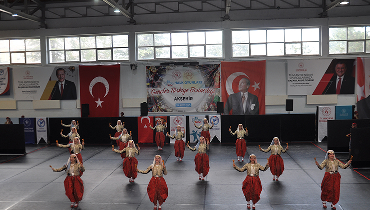 Akşehir’de “Okul Sporları Halk Oyunları Gençler Türkiye Birinciliği” yarışmaları yapıldı