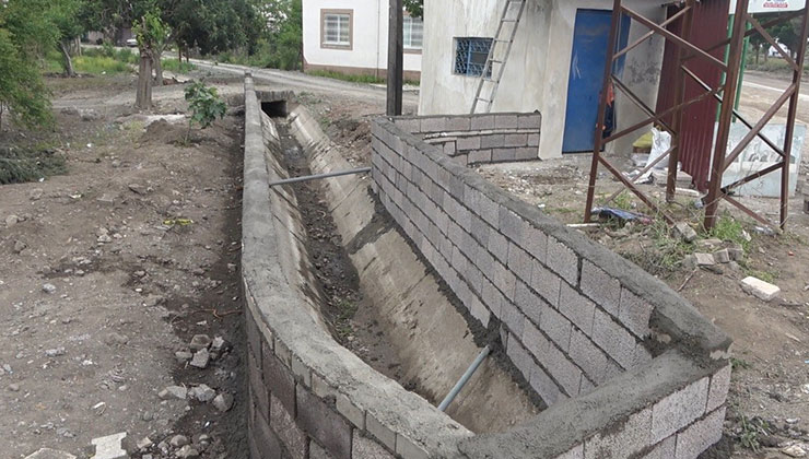 Anne-kızın akıma kapılarak hayatını kaybettiği sulama kanalı etrafına duvar örüldü