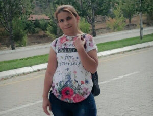 Aracın çarparak kaçtığı 2 çocuk annesi hayatını kaybetti
