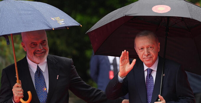 Avrupa Siyasi Topluluğu 6. Zirvesi Tiran’da başladı