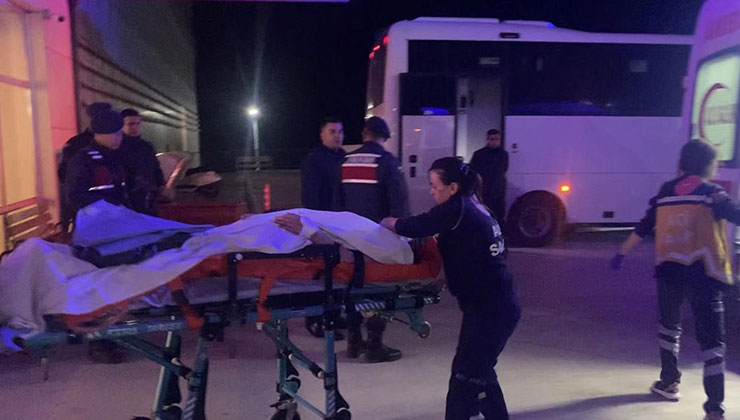 Aynı restoranda çalıştığı arkadaşı tarafından bıçaklanan genç kız ağır yaralandı