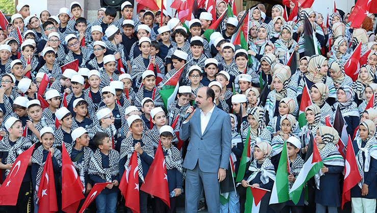 Başkan Altay Hafızlık İmam Hatip Ortaokullarını kazanan geleceğin hafızlarıyla buluştu