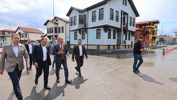 Başkan Kavuş ‘Suriçi Çarşısı Birinci Etabı’nda incelemelerde bulundu