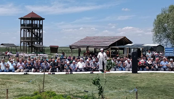 Beyşehir Gölü kıyısında yağmur duası