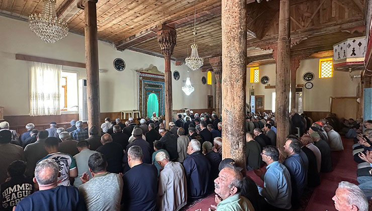 Beyşehir ve Derbent’te çiftçiler yağmur duasında buluştu