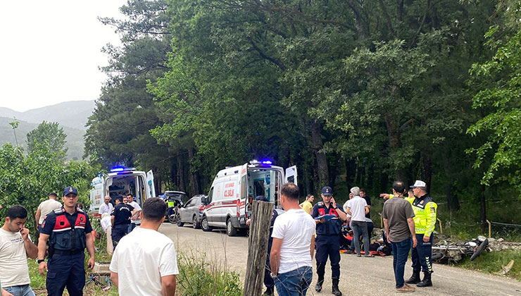 Çanakkale’de otomobil ile motosiklet çarpıştı: 4 yaralı