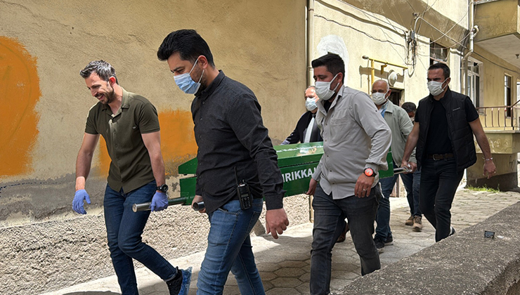 Çilingirle girilen evde, derin dondurucuda parçalanmış ceset bulundu