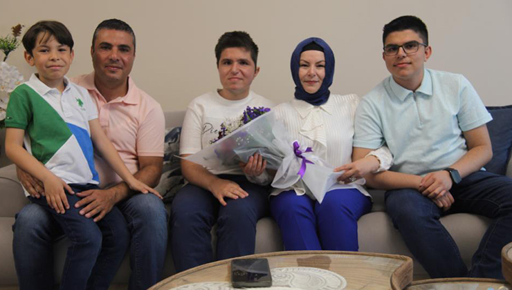 Çocuklarına en iyi şekilde bakan anne, başarılı bir avukat olmak istiyor
