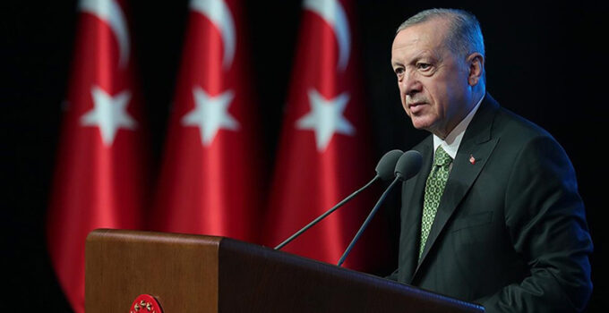 Cumhurbaşkanı Erdoğan, Süper Lig Şampiyonu Galatasaray’ı tebrik etti