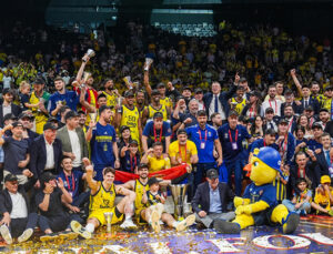Fenerbahçe, ikinci kez Avrupa basketbolunun zirvesinde