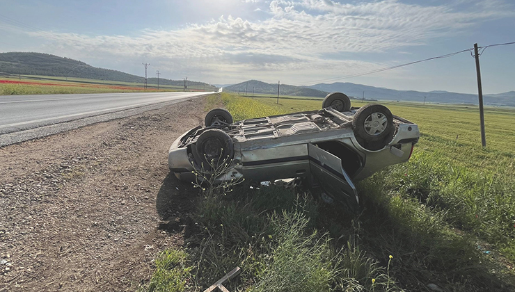 Gaziantep’te otomobil şarampole devrildi: 4 yaralı