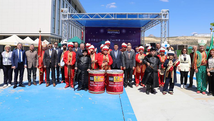 Geleceğin mühendisleri NEÜ Mühendislik Gençlik Festivalinde bir araya geldi