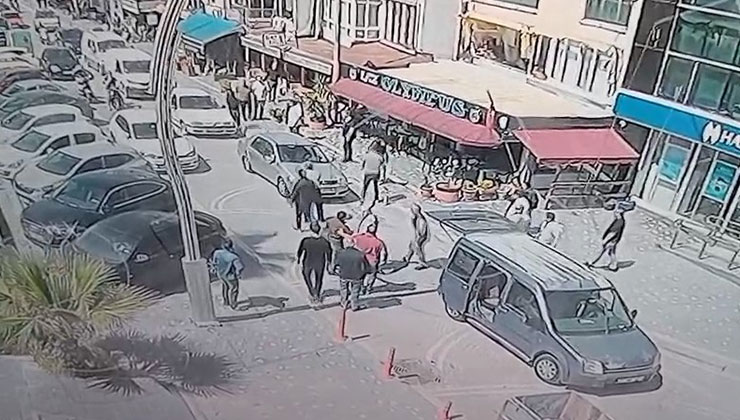 Genç kadını sürükleyerek böyle kaçırmaya çalıştılar, tutuklandılar