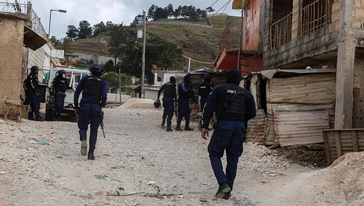 Haiti’de silahlı çetenin kasabaya saldırısında aralarında çocukların da olduğu 50 kişi öldü
