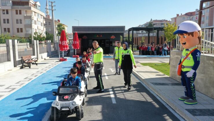 Karatay Belediye Başkanı Hasan Kılca, 1-7 Mayıs 2025 tarihleri arasında kutlanan Trafik ve İlkyardım Haftası dolayısıyla bir mesaj yayımladı