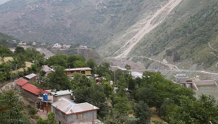 Hindistan, ilk kez Pakistan’ın uçaklarını düşürdüğünü doğruladı