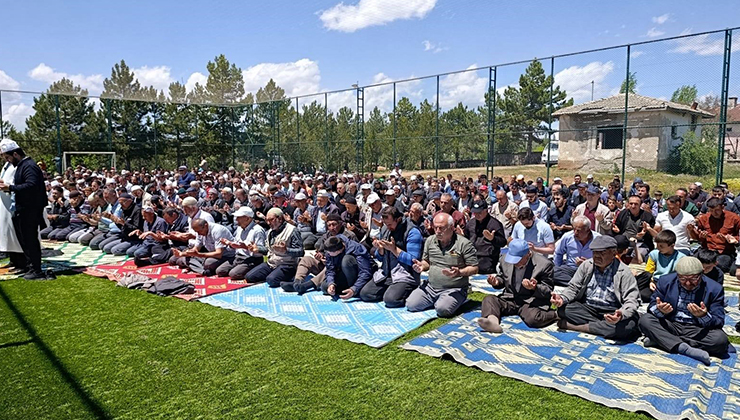 Hüyük ve Derbent’te çiftçiler yağmur duasında buluştu