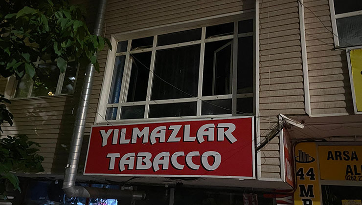 İş yerinde unutulup kapı üstüne kilitlenince çareyi camda aradı, düşerek ağır yaralandı