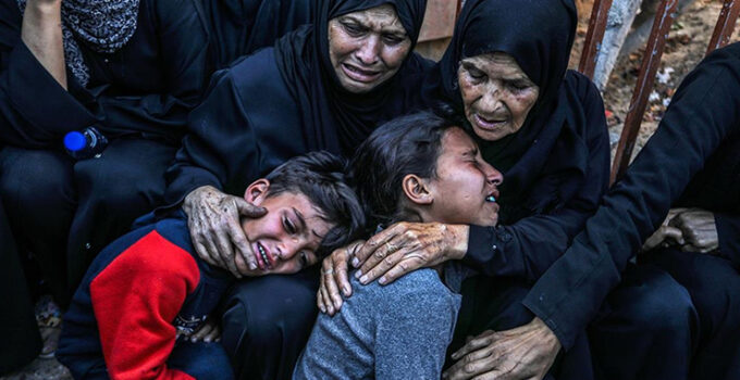 İsrail’in son 10 günde Gazze’ye düzenlediği saldırılarda 815 Filistinli hayatını kaybetti
