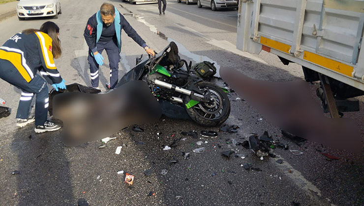 Kamyonla çarpışan motosikletin sürücüsü öldü