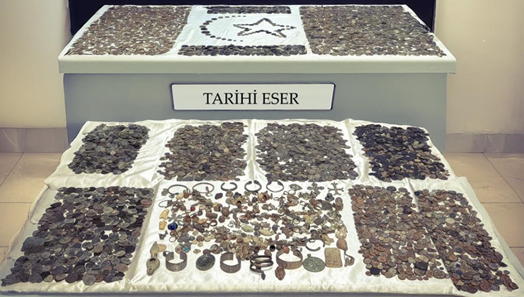 Kapıkule’de tırda tarihi eser niteliğinde 12 bin 770 sikke ve obje ele geçirildi