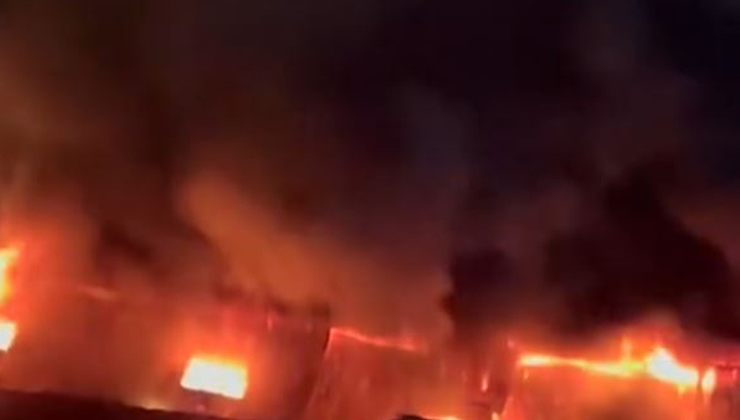 Kayseri’de mobilya atölyesi yandı