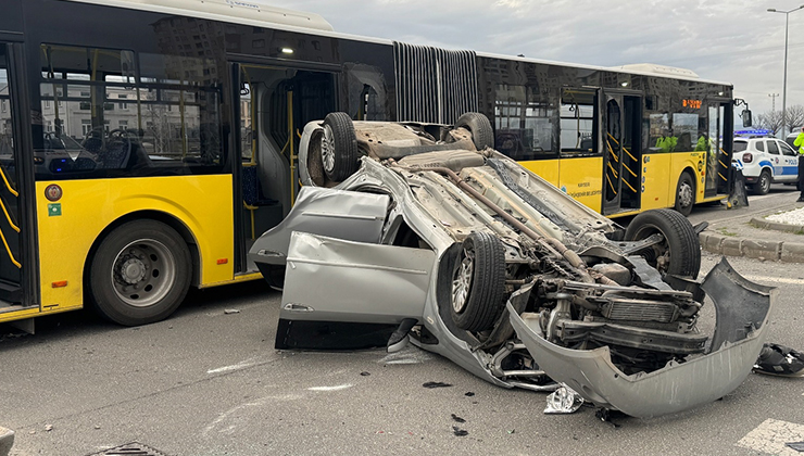 Kayseri’de özel halk otobüsü ile otomobil çarpıştı: 9 yaralı
