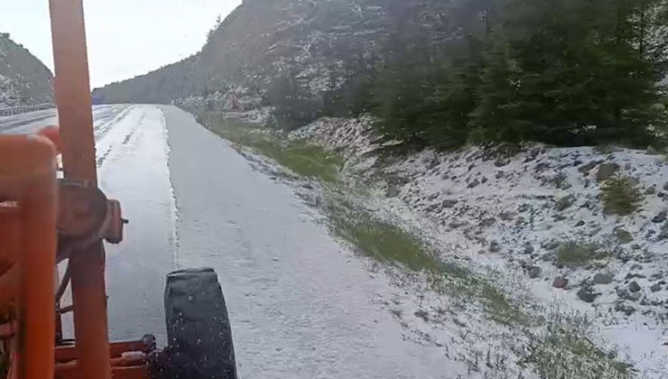 Konya-Antalya karayolunda dolu yağışı etkili oldu