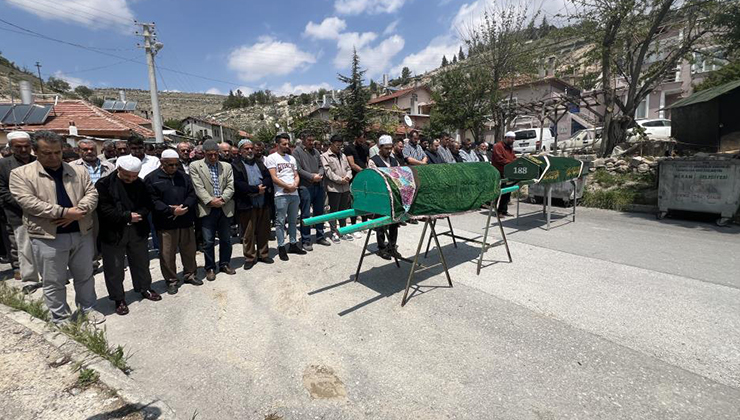 Konya’da ev yangınında hayatını kaybeden yaşlı çift toprağa verildi