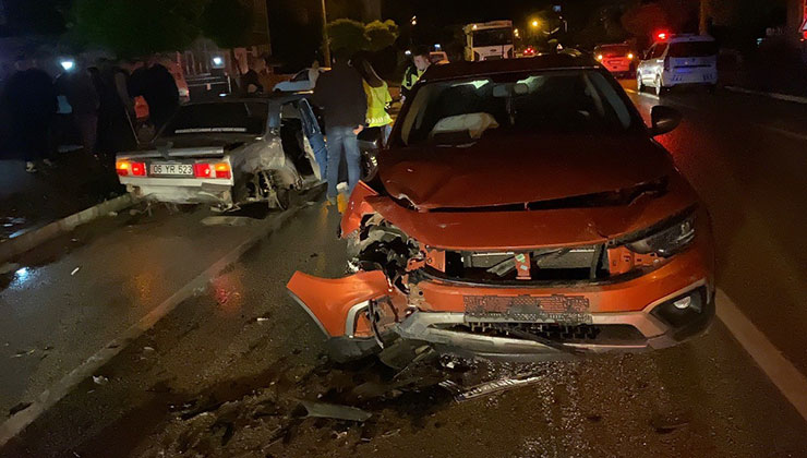 Konya’da otomobiller çarpıştı: 2 yaralı