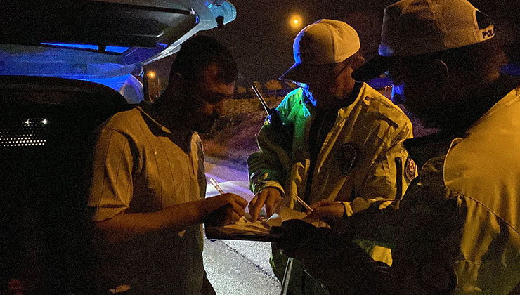 Konya’da polislerden 50 kilometre kaçan alkollü sürücü: “Gören duyan olmasın, rezil olmayalım”