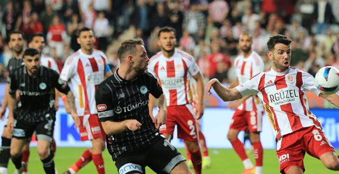 Konyaspor ilk 10’da kaldı
