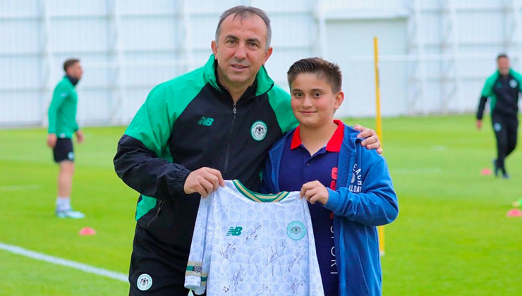 Konyaspor, minik taraftarı ağırladı