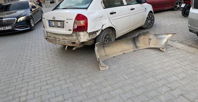 Kulu’da otomobille çarpışan motosikletli yaralandı