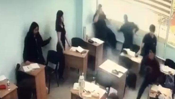 Kurs merkezinde dehşet anları kamerada: Sınıfa girip öğrenciye saldırdı