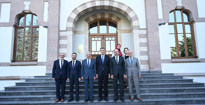 Kuzey Makedonya eski Milletvekili Şehabi, Konya’da konferansa katıldı