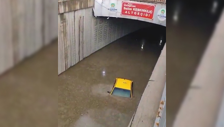 Malatya’da sağanak; altgeçitte mahsur kalan sürücüler kurtarıldı