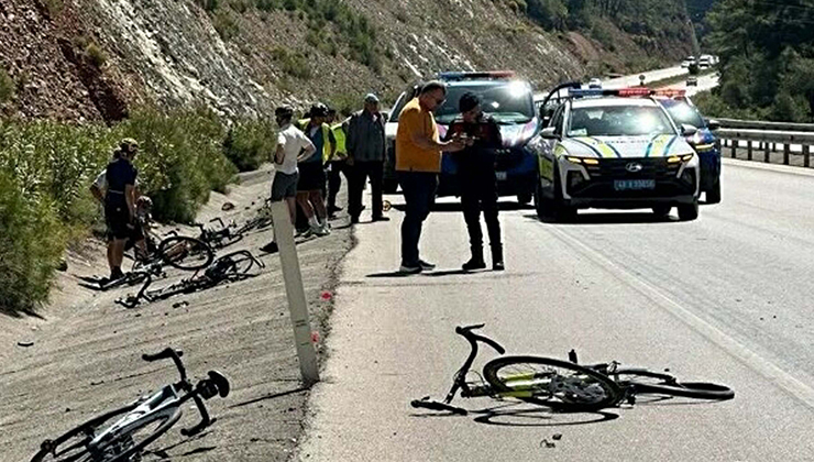 Muğla’da otomobilin bisikletli gruba çarptığı kazada ölü sayısı 2’ye yükseldi