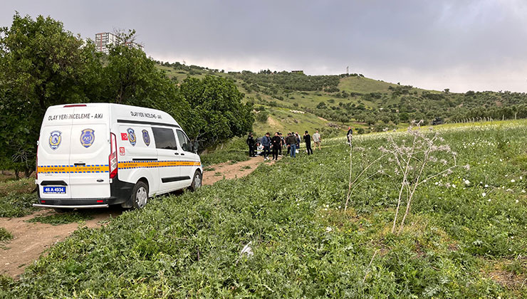Otomobil içerisinde pompalı tüfekle öldürüldü