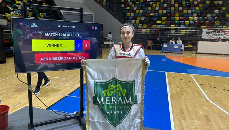 Şampiyon Azra Bezirgancı