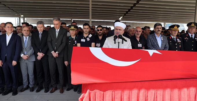 Şehit Astsubay Kıdemli Çavuş Emre Polat, Sivas’ta son yolculuğuna uğurlandı